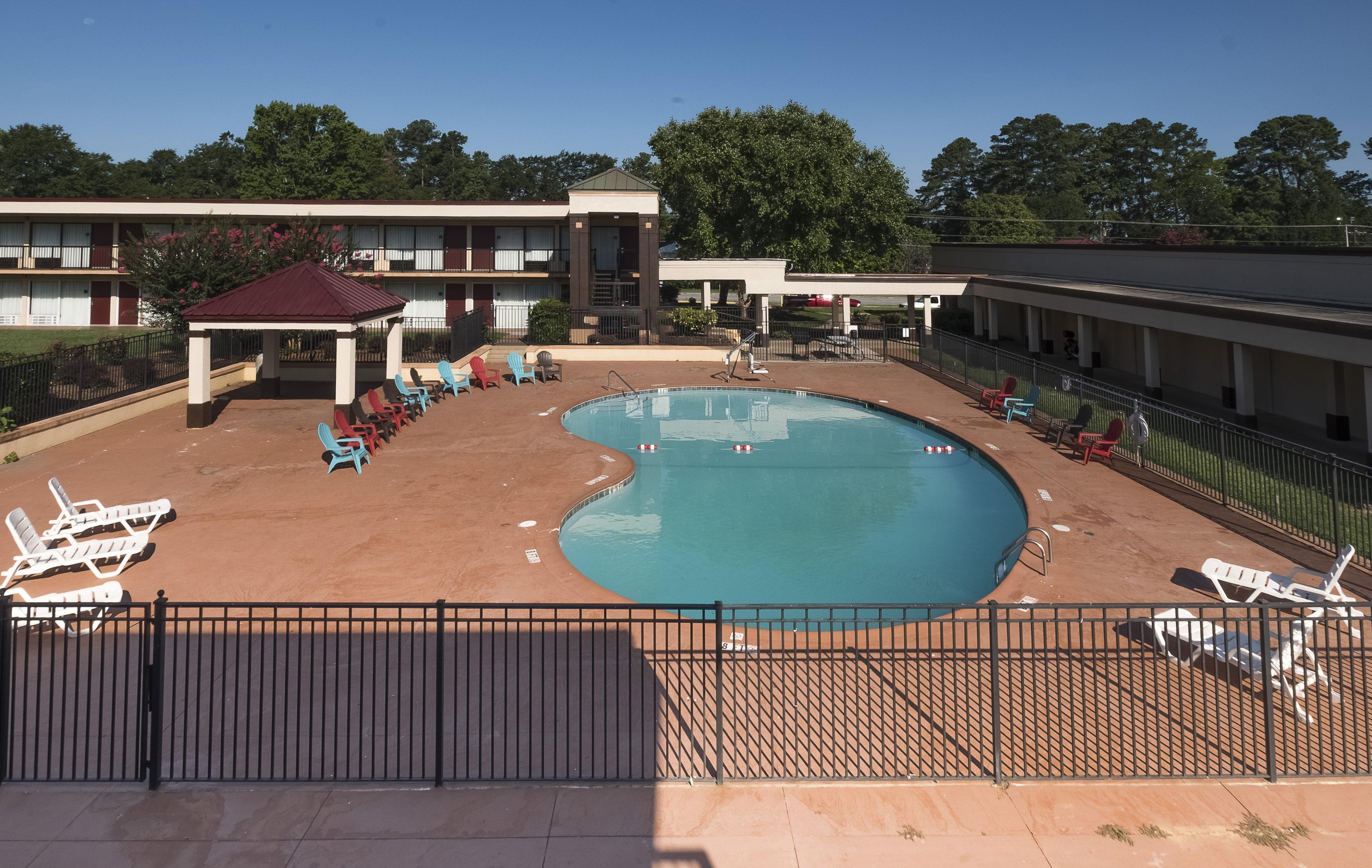 אנדרסון Horizon Inn & Suites מראה חיצוני תמונה